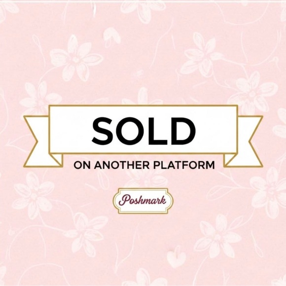 Von Dutch Handbags - SOLD Von Dutch Fuchsia and White Logo Purse NWT